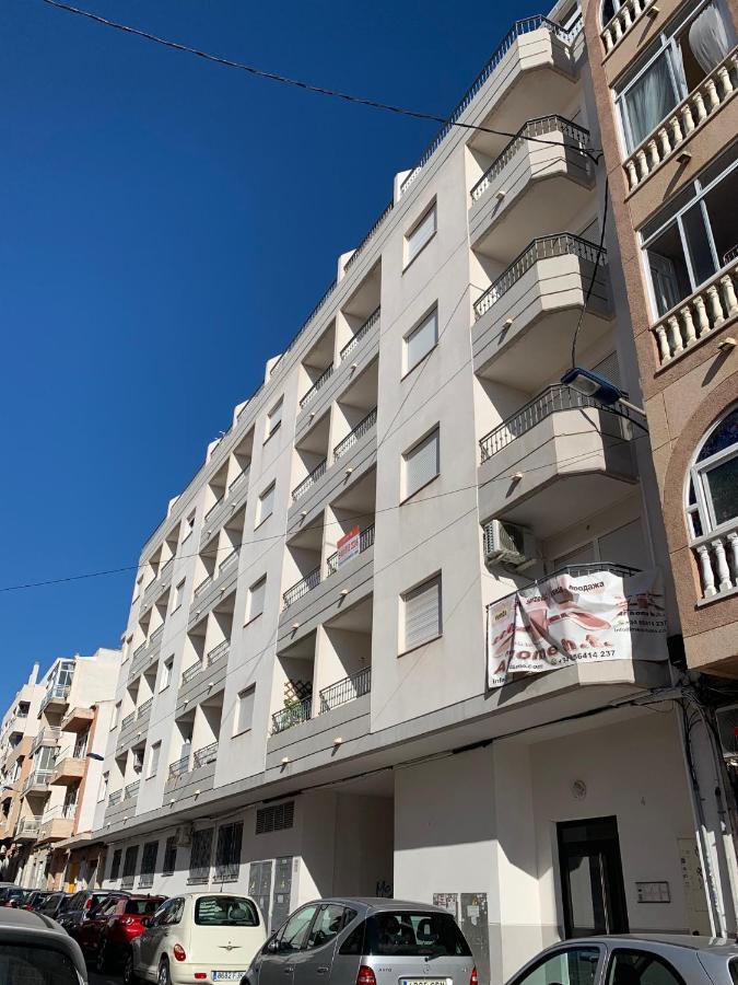 Apartment Torrevieja Exteriör bild