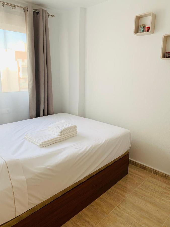 Apartment Torrevieja Exteriör bild